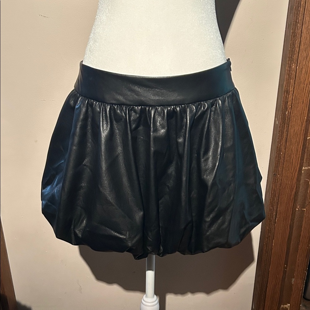 Black Faux Leather new with tags Aiirz size large Bubble Skirt